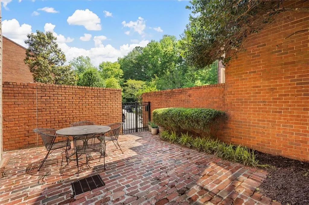 49 Willow Glen Ne, Atlanta, Georgia 30342, 4 Bedrooms Bedrooms, ,4 BathroomsBathrooms,Residential,Sold,49 Willow Glen Ne,7219076