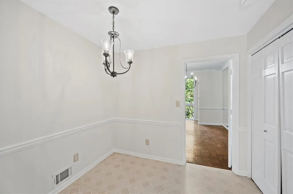 49 Willow Glen Ne, Atlanta, Georgia 30342, 4 Bedrooms Bedrooms, ,4 BathroomsBathrooms,Residential,Sold,49 Willow Glen Ne,7219076