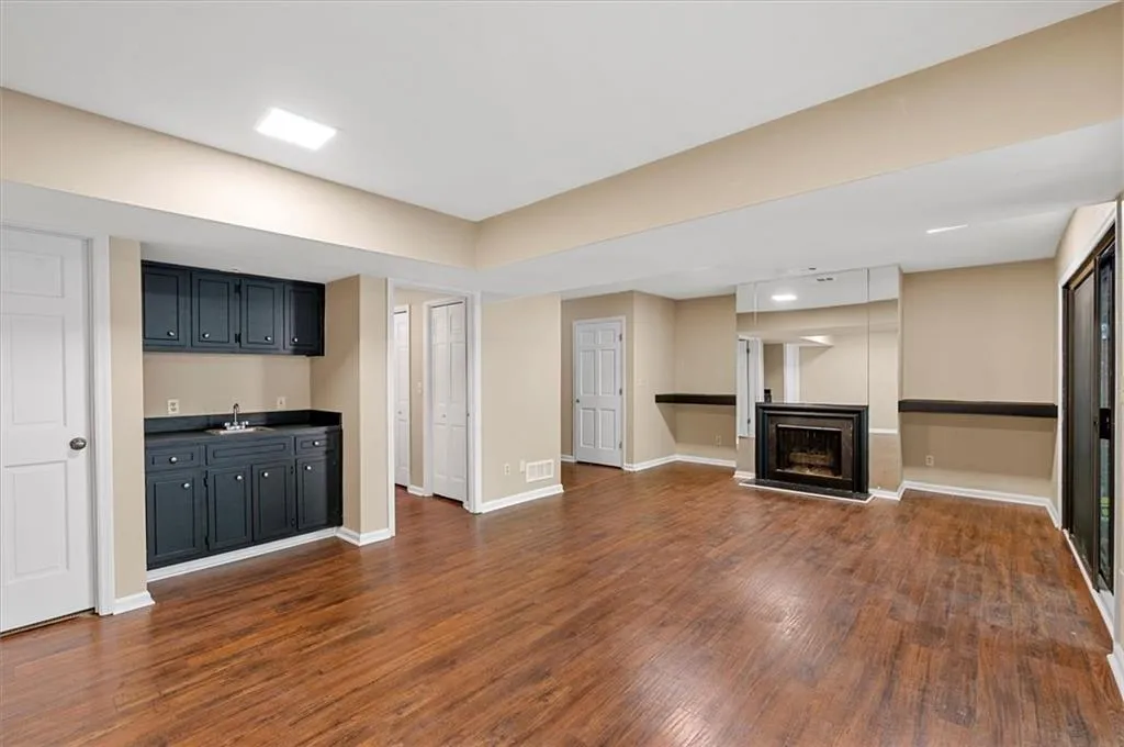 49 Willow Glen Ne, Atlanta, Georgia 30342, 4 Bedrooms Bedrooms, ,4 BathroomsBathrooms,Residential,Sold,49 Willow Glen Ne,7219076