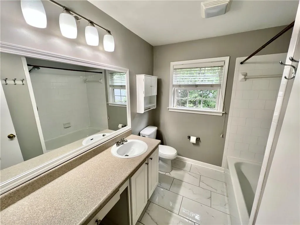 906 Brighton Point, Atlanta, Georgia 30328, 2 Bedrooms Bedrooms, ,2 BathroomsBathrooms,Residential,Sold,906 Brighton Point,7097638