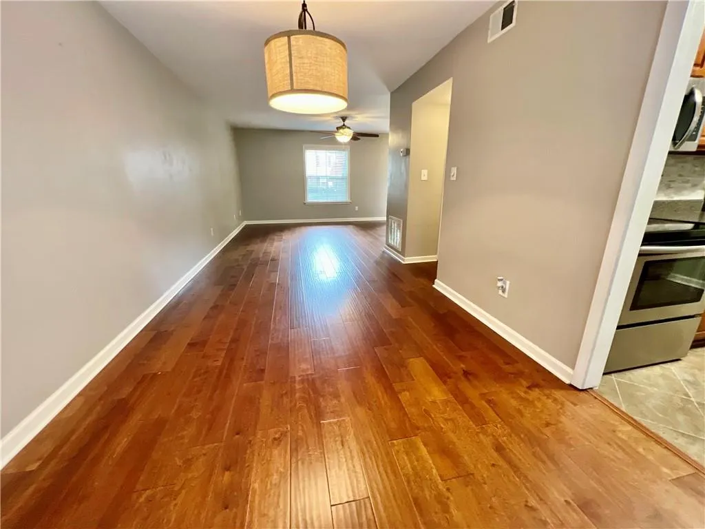 906 Brighton Point, Atlanta, Georgia 30328, 2 Bedrooms Bedrooms, ,2 BathroomsBathrooms,Residential,Sold,906 Brighton Point,7097638