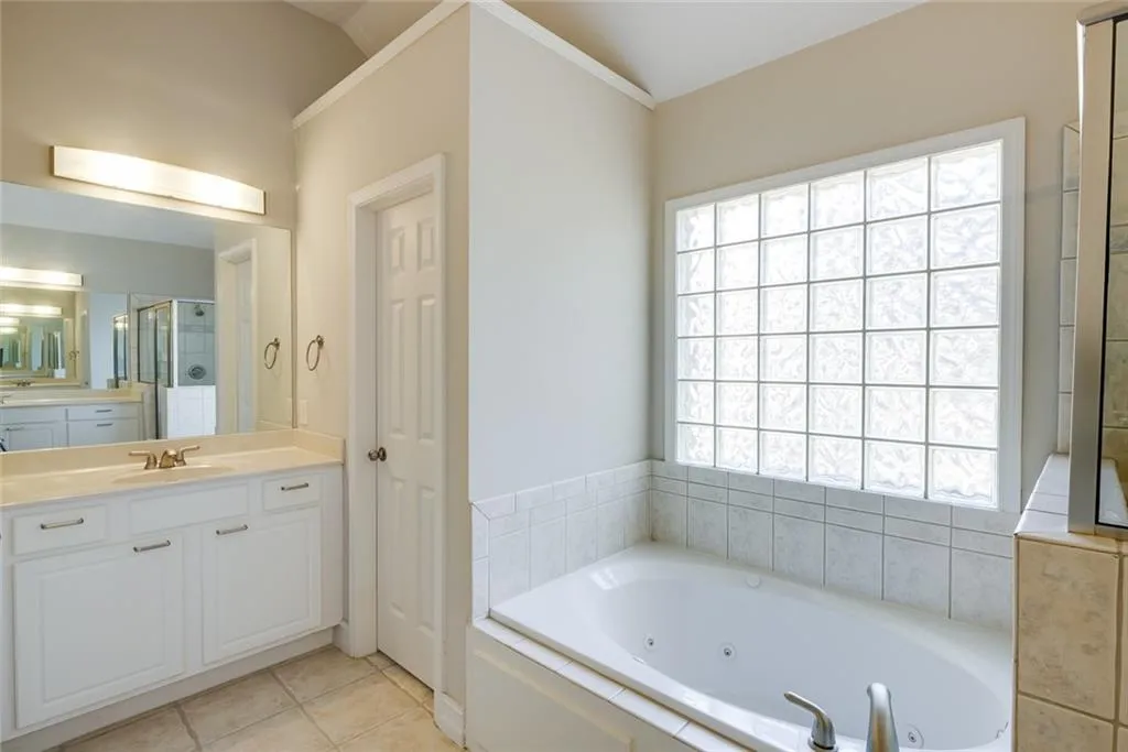 7285 Village Creek Trace, Sandy Springs, Georgia 30328, 4 Bedrooms Bedrooms, ,3 BathroomsBathrooms,Residential,Sold,7285 Village Creek Trace,6975101