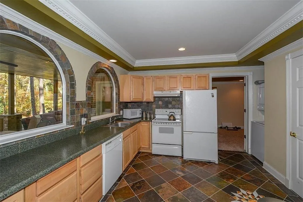 Georgia 30350, ,4 BathroomsBathrooms,Residential,For Sale,7735678