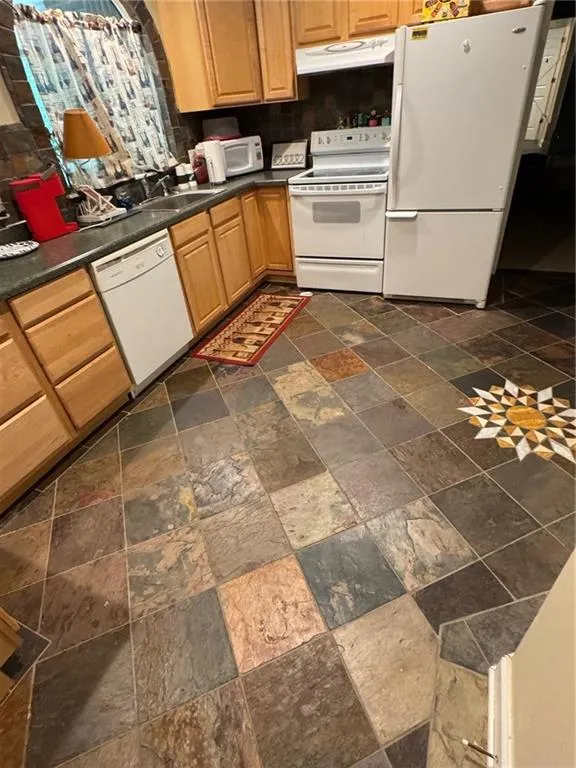 Georgia 30350, ,4 BathroomsBathrooms,Residential,For Sale,7735678