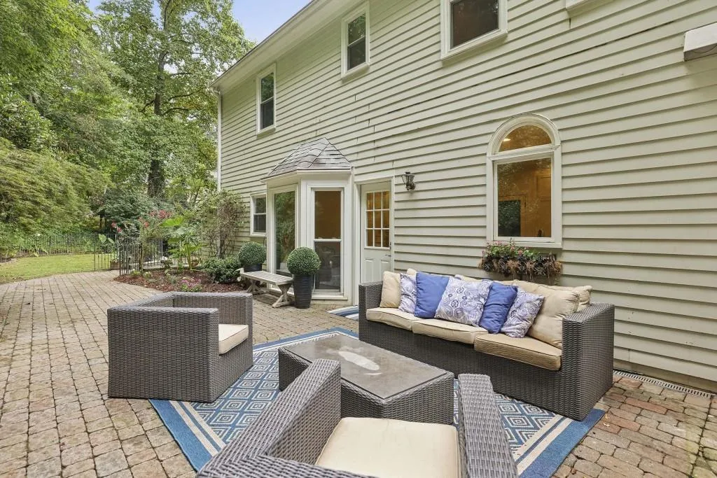 405 Ferry Landing Nw, Sandy Springs, Georgia 30328, 4 Bedrooms Bedrooms, ,3 BathroomsBathrooms,Residential,For Sale,405 Ferry Landing Nw,7621249