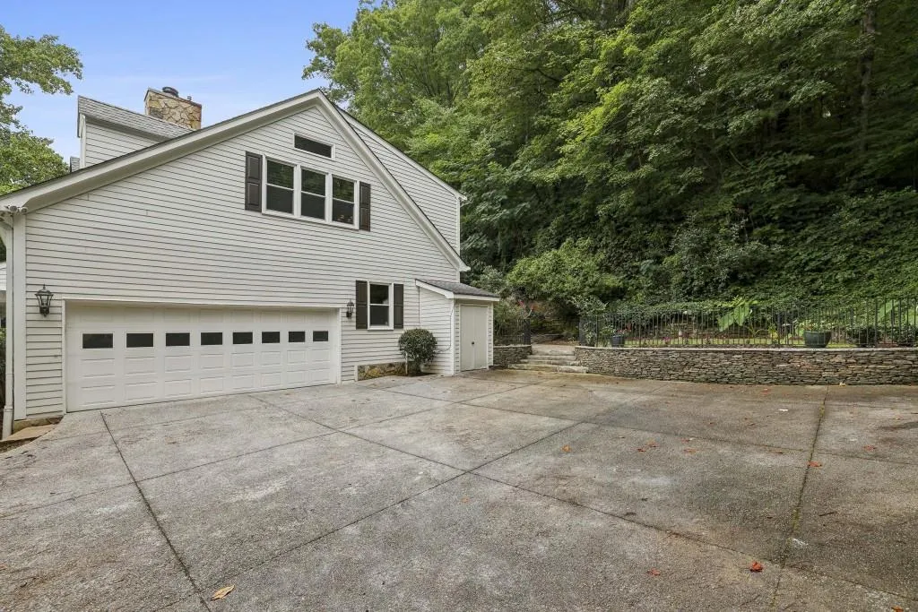 405 Ferry Landing Nw, Sandy Springs, Georgia 30328, 4 Bedrooms Bedrooms, ,3 BathroomsBathrooms,Residential,For Sale,405 Ferry Landing Nw,7621249