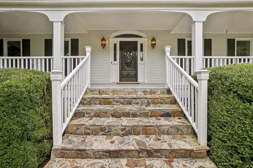 405 Ferry Landing Nw, Sandy Springs, Georgia 30328, 4 Bedrooms Bedrooms, ,3 BathroomsBathrooms,Residential,For Sale,405 Ferry Landing Nw,7621249