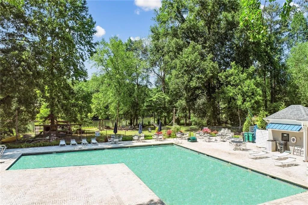 405 Ferry Landing Nw, Sandy Springs, Georgia 30328, 4 Bedrooms Bedrooms, ,3 BathroomsBathrooms,Residential,For Sale,405 Ferry Landing Nw,7621249