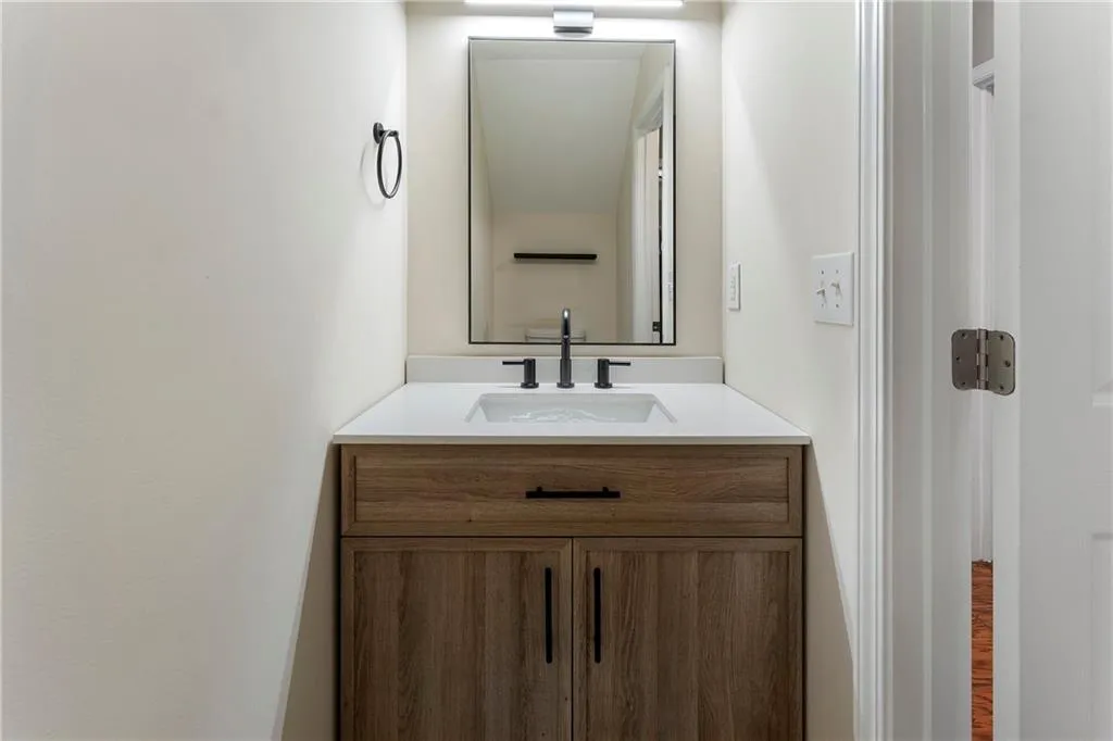 5147 Manerdale Drive Se Unit 5, Vinings, Georgia 30339, 4 Bedrooms Bedrooms, ,2 BathroomsBathrooms,Residential,For Sale,5147 Manerdale Drive Se Unit 5,7592443