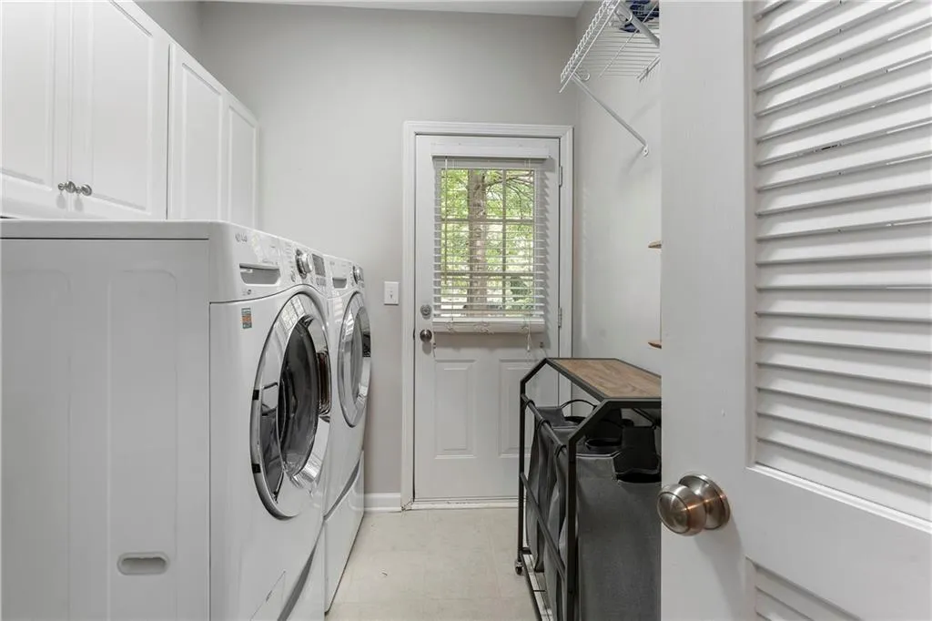 5147 Manerdale Drive Se Unit 5, Vinings, Georgia 30339, 4 Bedrooms Bedrooms, ,2 BathroomsBathrooms,Residential,For Sale,5147 Manerdale Drive Se Unit 5,7592443