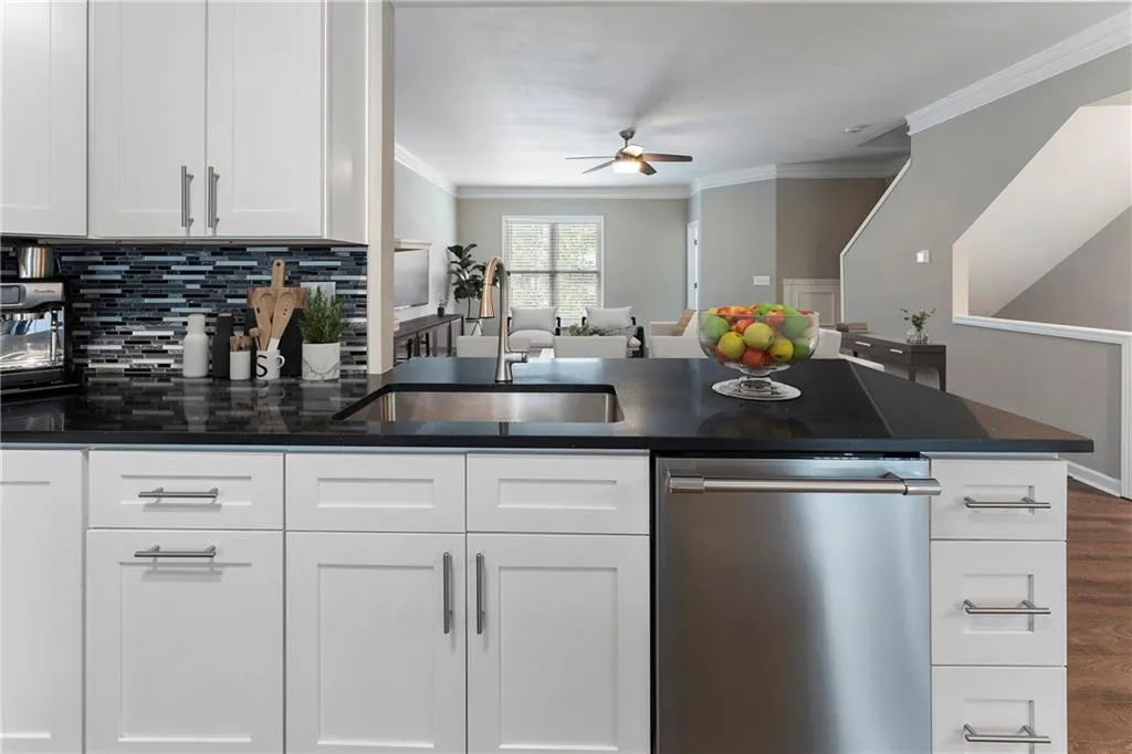 5147 Manerdale Drive Se Unit 5, Vinings, Georgia 30339, 4 Bedrooms Bedrooms, ,2 BathroomsBathrooms,Residential,For Sale,5147 Manerdale Drive Se Unit 5,7592443