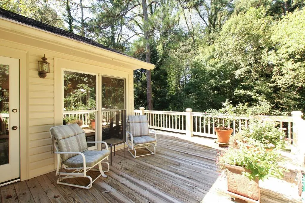 135 Pine Lake Drive, Sandy Springs, Georgia 30327, 4 Bedrooms Bedrooms, ,3 BathroomsBathrooms,Residential,Sold,135 Pine Lake Drive,5604860