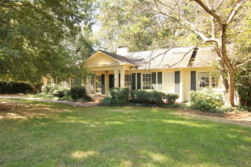 135 Pine Lake Drive, Sandy Springs, Georgia 30327, 4 Bedrooms Bedrooms, ,3 BathroomsBathrooms,Residential,Sold,135 Pine Lake Drive,5604860