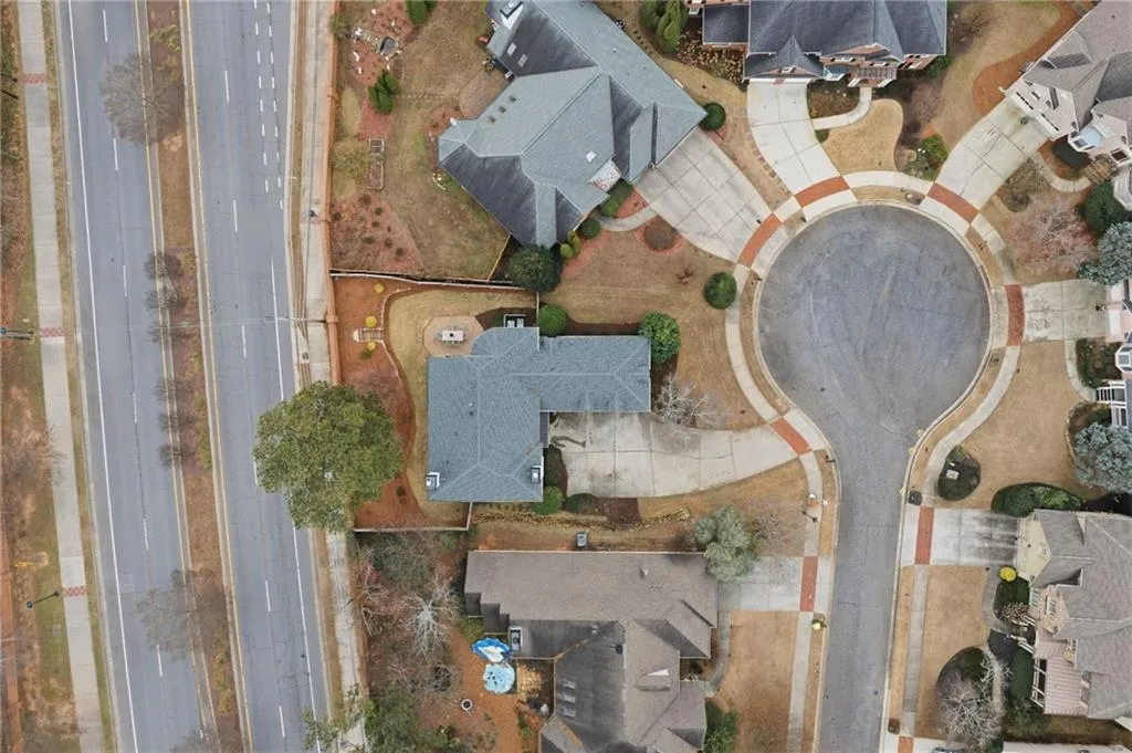 730 Hunting View Point., Atlanta, Georgia 30328, 4 Bedrooms Bedrooms, ,3 BathroomsBathrooms,Residential,Sold,730 Hunting View Point.,7703843