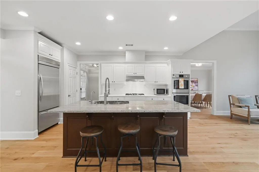 730 Hunting View Point., Atlanta, Georgia 30328, 4 Bedrooms Bedrooms, ,3 BathroomsBathrooms,Residential,Sold,730 Hunting View Point.,7703843