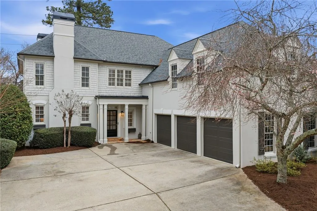 730 Hunting View Point., Atlanta, Georgia 30328, 4 Bedrooms Bedrooms, ,3 BathroomsBathrooms,Residential,For Sale,730 Hunting View Point.,7703843