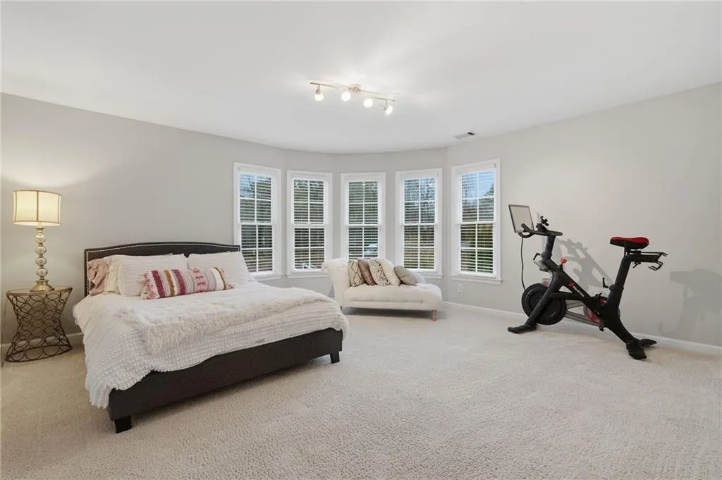 730 Hunting View Point., Atlanta, Georgia 30328, 4 Bedrooms Bedrooms, ,3 BathroomsBathrooms,Residential,Sold,730 Hunting View Point.,7703843
