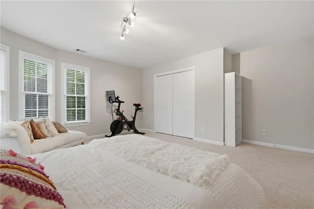 730 Hunting View Point., Atlanta, Georgia 30328, 4 Bedrooms Bedrooms, ,3 BathroomsBathrooms,Residential,Sold,730 Hunting View Point.,7703843