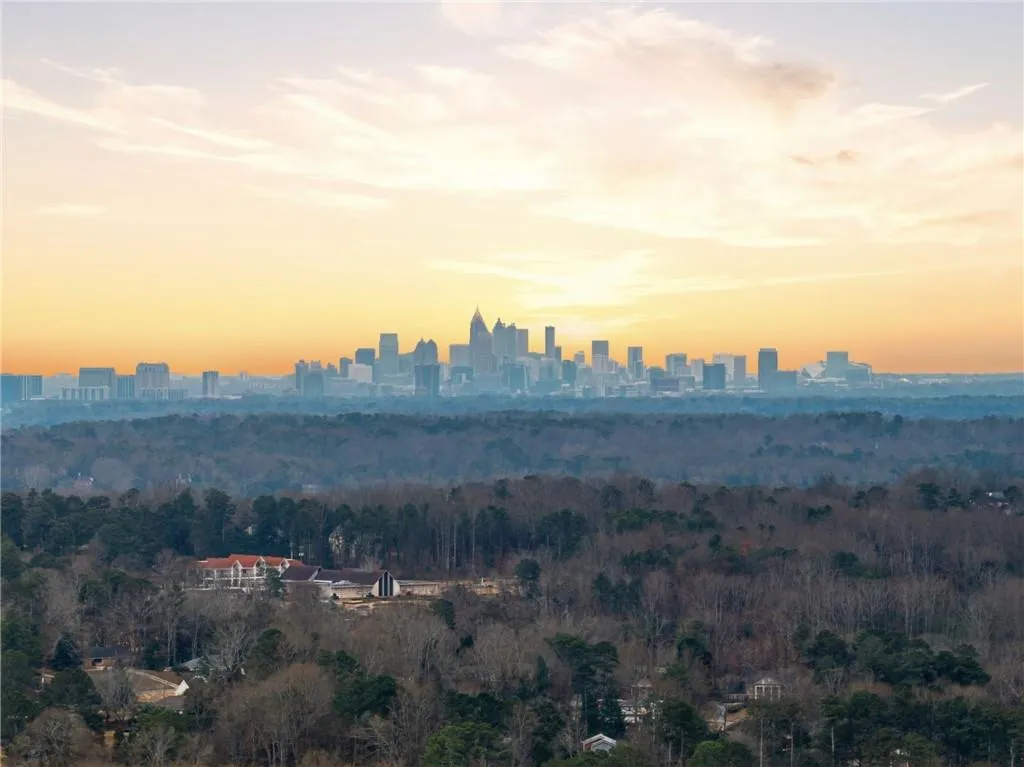 730 Hunting View Point., Atlanta, Georgia 30328, 4 Bedrooms Bedrooms, ,3 BathroomsBathrooms,Residential,Sold,730 Hunting View Point.,7703843