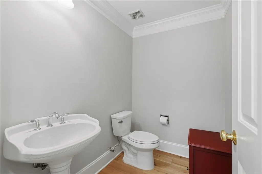 730 Hunting View Point., Atlanta, Georgia 30328, 4 Bedrooms Bedrooms, ,3 BathroomsBathrooms,Residential,Sold,730 Hunting View Point.,7703843
