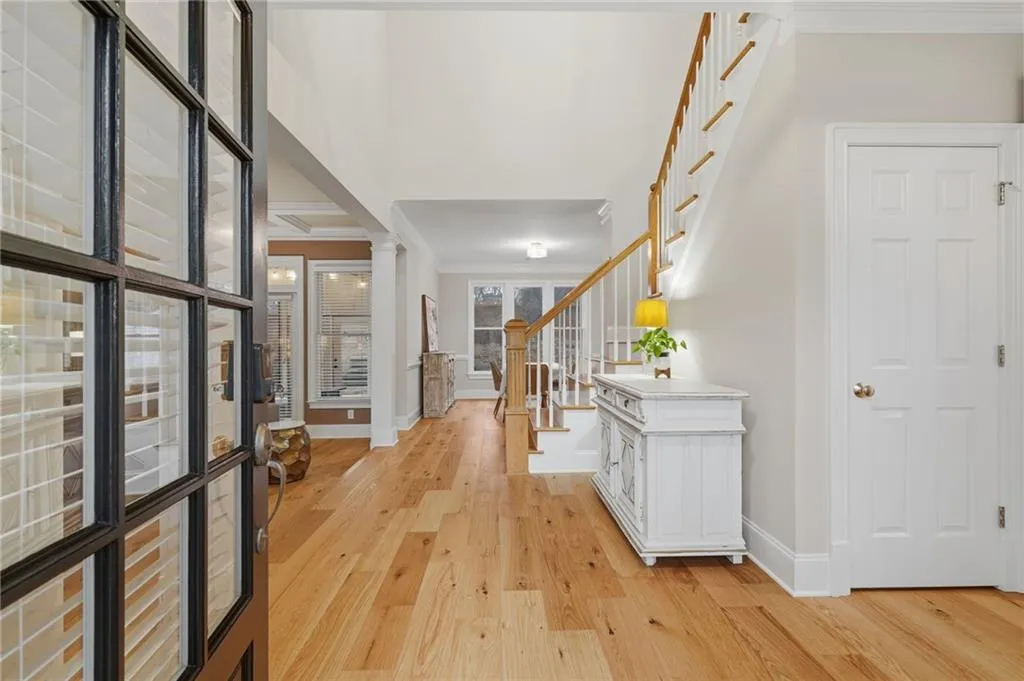 730 Hunting View Point., Atlanta, Georgia 30328, 4 Bedrooms Bedrooms, ,3 BathroomsBathrooms,Residential,Sold,730 Hunting View Point.,7703843