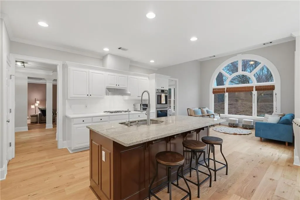 730 Hunting View Point., Atlanta, Georgia 30328, 4 Bedrooms Bedrooms, ,3 BathroomsBathrooms,Residential,Sold,730 Hunting View Point.,7703843