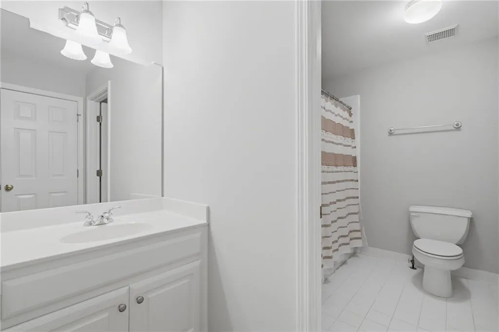 730 Hunting View Point., Atlanta, Georgia 30328, 4 Bedrooms Bedrooms, ,3 BathroomsBathrooms,Residential,Sold,730 Hunting View Point.,7703843