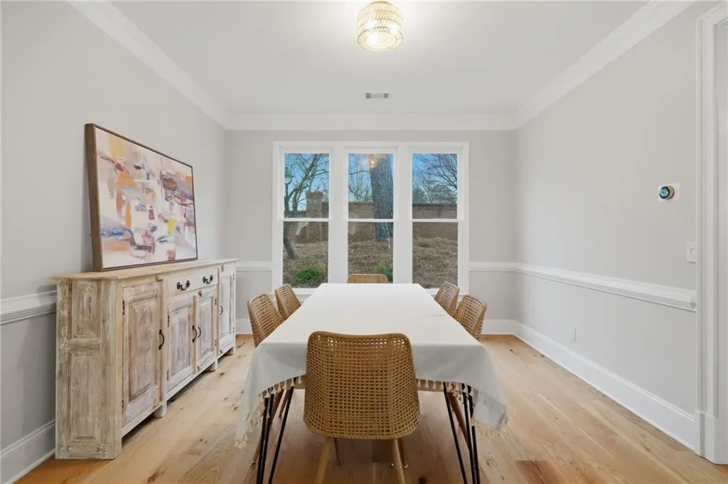 730 Hunting View Point., Atlanta, Georgia 30328, 4 Bedrooms Bedrooms, ,3 BathroomsBathrooms,Residential,Sold,730 Hunting View Point.,7703843