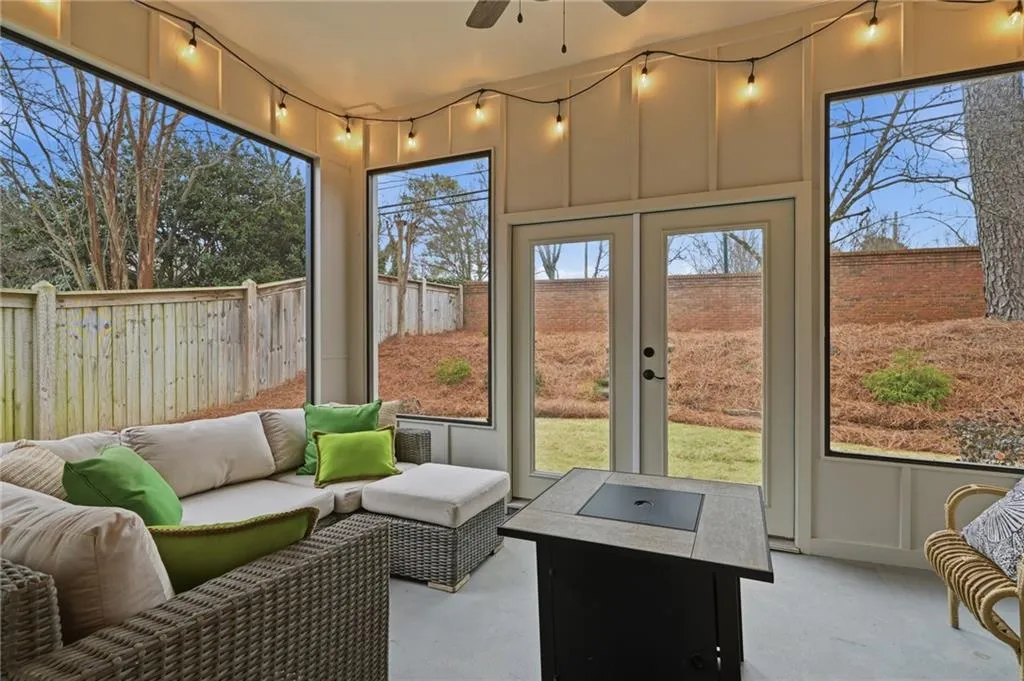 730 Hunting View Point., Atlanta, Georgia 30328, 4 Bedrooms Bedrooms, ,3 BathroomsBathrooms,Residential,Sold,730 Hunting View Point.,7703843