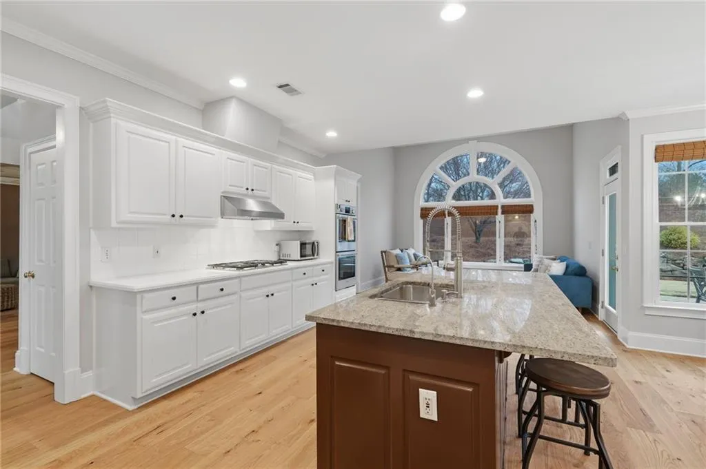 730 Hunting View Point., Atlanta, Georgia 30328, 4 Bedrooms Bedrooms, ,3 BathroomsBathrooms,Residential,Sold,730 Hunting View Point.,7703843