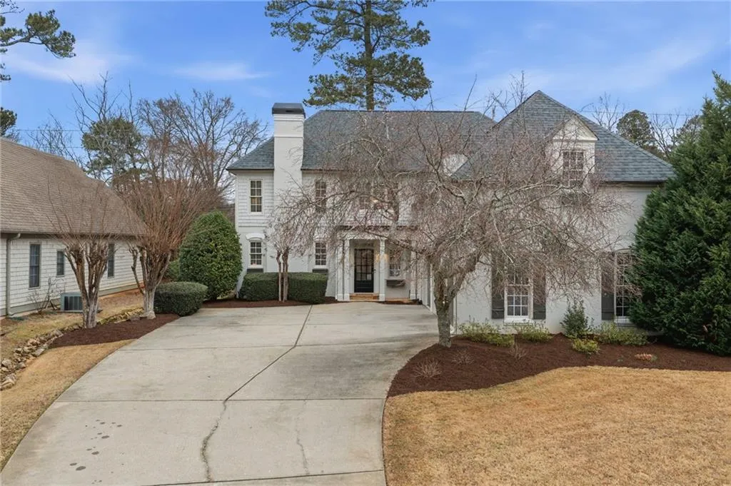 730 Hunting View Point., Atlanta, Georgia 30328, 4 Bedrooms Bedrooms, ,3 BathroomsBathrooms,Residential,Sold,730 Hunting View Point.,7703843