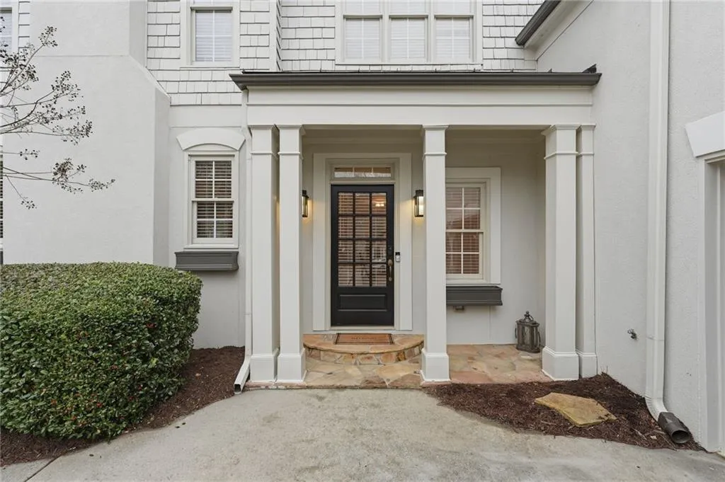 730 Hunting View Point., Atlanta, Georgia 30328, 4 Bedrooms Bedrooms, ,3 BathroomsBathrooms,Residential,Sold,730 Hunting View Point.,7703843