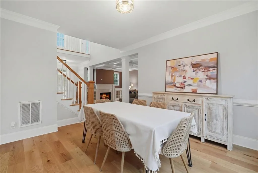730 Hunting View Point., Atlanta, Georgia 30328, 4 Bedrooms Bedrooms, ,3 BathroomsBathrooms,Residential,Sold,730 Hunting View Point.,7703843