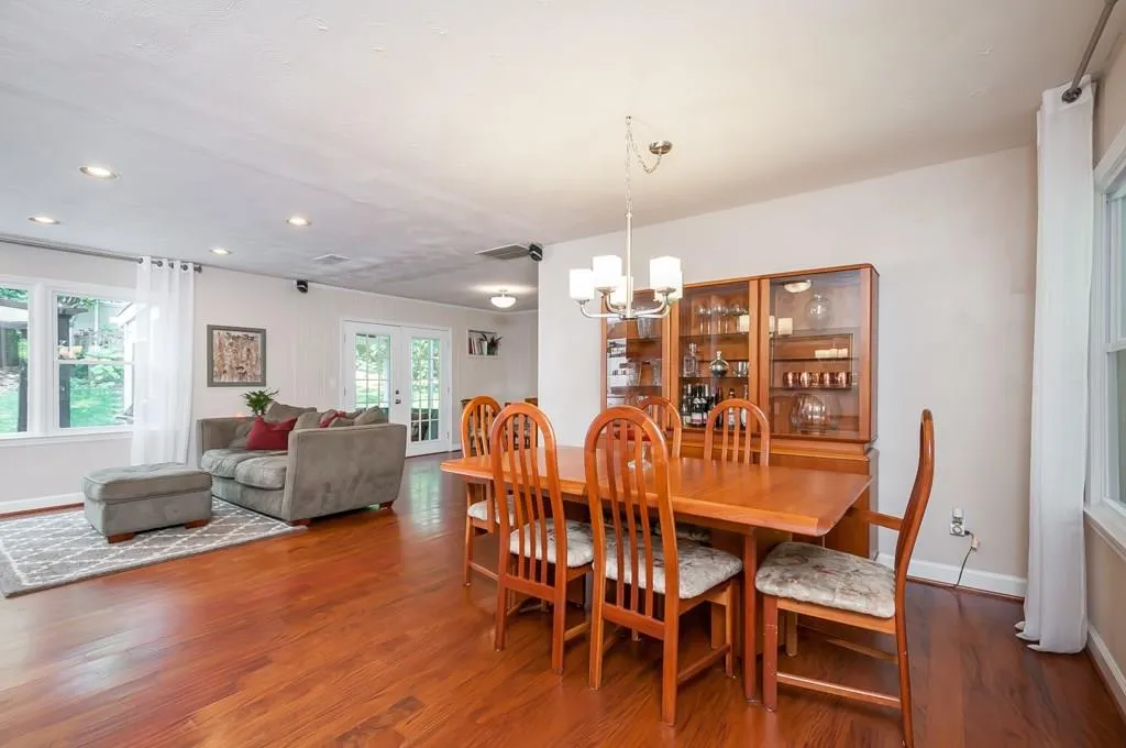 175 Chaseland Road, Atlanta, Georgia 30328, 3 Bedrooms Bedrooms, ,2 BathroomsBathrooms,Residential,Sold,175 Chaseland Road,5706818