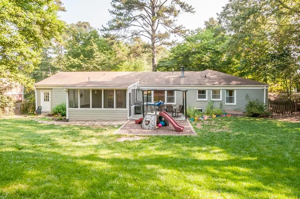 175 Chaseland Road, Atlanta, Georgia 30328, 3 Bedrooms Bedrooms, ,2 BathroomsBathrooms,Residential,Sold,175 Chaseland Road,5706818