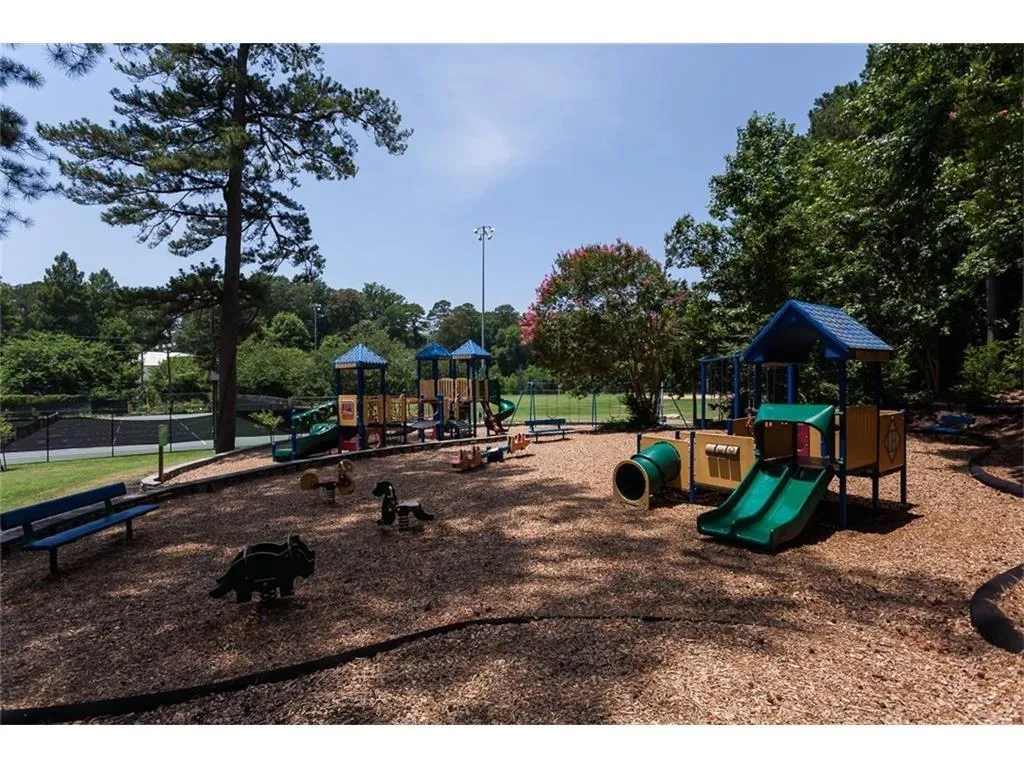 311 Peachtree Hills Avenue Ne Unit 7a, Atlanta, Georgia 30305, 2 Bedrooms Bedrooms, ,1 BathroomBathrooms,Residential,Sold,311 Peachtree Hills Avenue Ne Unit 7a,5765316