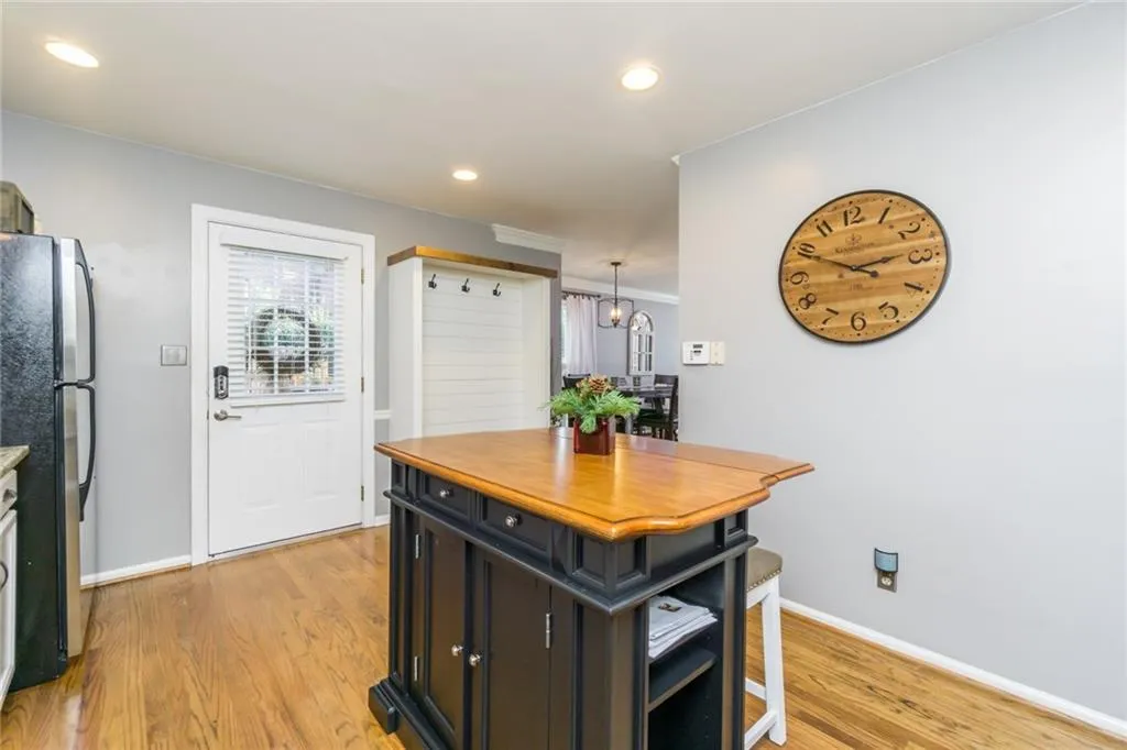 9130 Carroll Manor Drive, Sandy Springs, Georgia 30350, 2 Bedrooms Bedrooms, ,2 BathroomsBathrooms,Residential,Sold,9130 Carroll Manor Drive,6115372