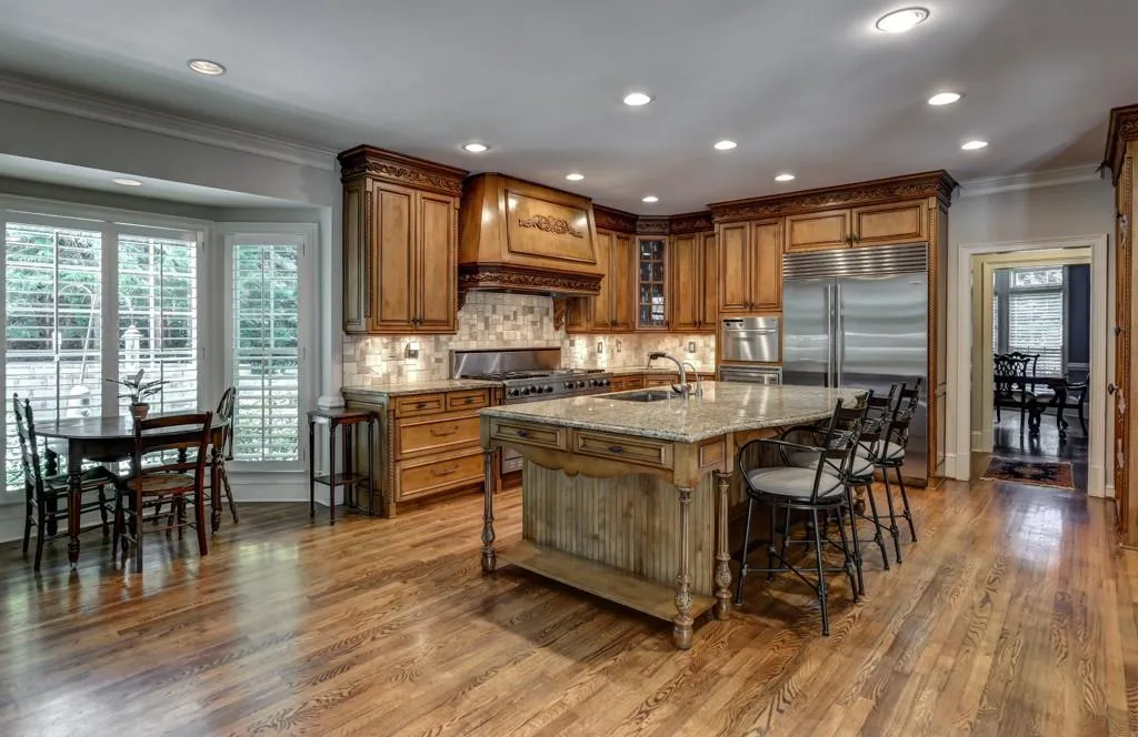 915 Curlew Court, Sandy Springs, Georgia 30327, 4 Bedrooms Bedrooms, ,4 BathroomsBathrooms,Residential,Sold,915 Curlew Court,5557551