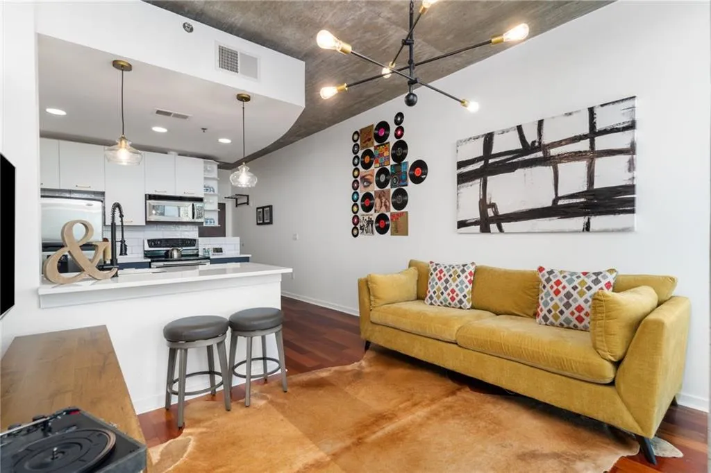 3324 Peachtree Unit 1813, Atlanta, Georgia 30326, 1 Bedroom Bedrooms, ,1 BathroomBathrooms,Residential,For Sale,3324 Peachtree Unit 1813,7588792