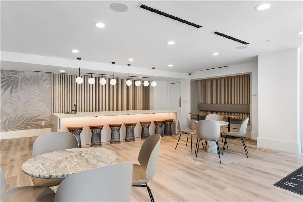 3324 Peachtree Unit 1813, Atlanta, Georgia 30326, 1 Bedroom Bedrooms, ,1 BathroomBathrooms,Residential,For Sale,3324 Peachtree Unit 1813,7588792