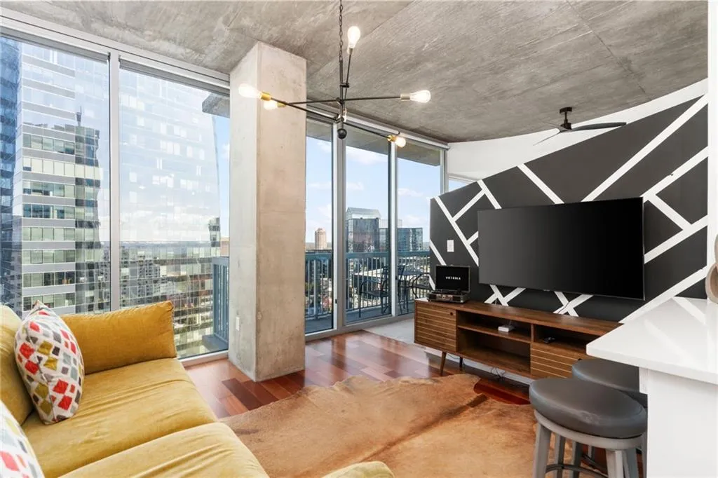 3324 Peachtree Unit 1813, Atlanta, Georgia 30326, 1 Bedroom Bedrooms, ,1 BathroomBathrooms,Residential,For Sale,3324 Peachtree Unit 1813,7588792