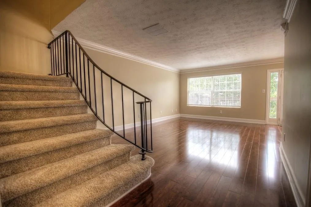 6980 Roswell Road Ne Unit B5, Sandy Springs, Georgia 30328, 2 Bedrooms Bedrooms, ,1 BathroomBathrooms,Residential,Sold,6980 Roswell Road Ne Unit B5,5728011