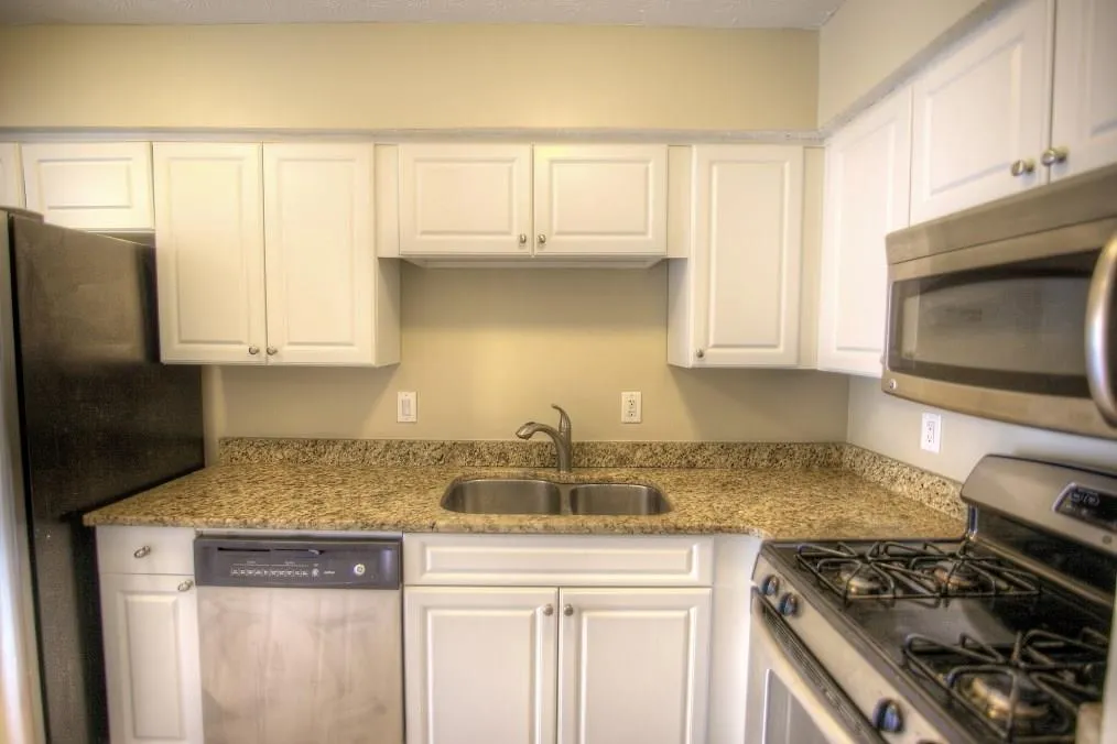 6980 Roswell Road Ne Unit B5, Sandy Springs, Georgia 30328, 2 Bedrooms Bedrooms, ,1 BathroomBathrooms,Residential,Sold,6980 Roswell Road Ne Unit B5,5728011