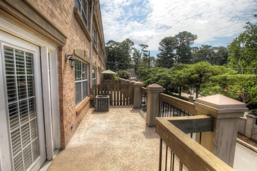 6980 Roswell Road Ne Unit B5, Sandy Springs, Georgia 30328, 2 Bedrooms Bedrooms, ,1 BathroomBathrooms,Residential,Sold,6980 Roswell Road Ne Unit B5,5728011