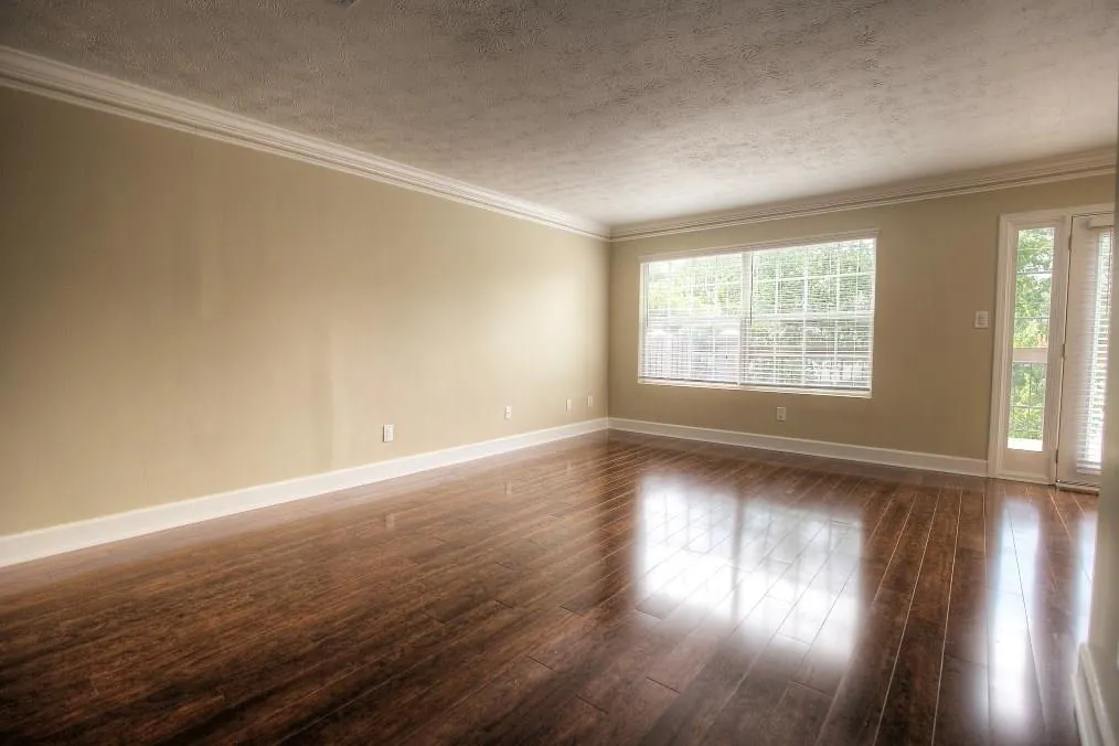 6980 Roswell Road Ne Unit B5, Sandy Springs, Georgia 30328, 2 Bedrooms Bedrooms, ,1 BathroomBathrooms,Residential,Sold,6980 Roswell Road Ne Unit B5,5728011