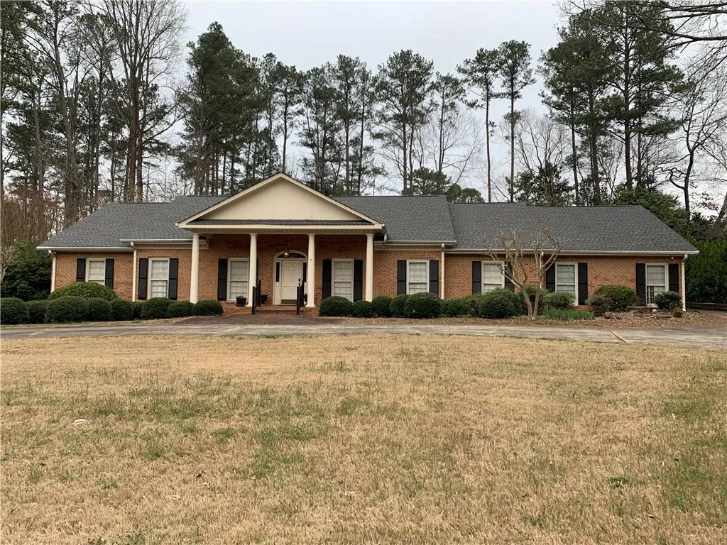 230 Riverwood Court, Sandy Springs, Georgia 30328, 4 Bedrooms Bedrooms, ,5 BathroomsBathrooms,Residential,Sold,230 Riverwood Court,7015488