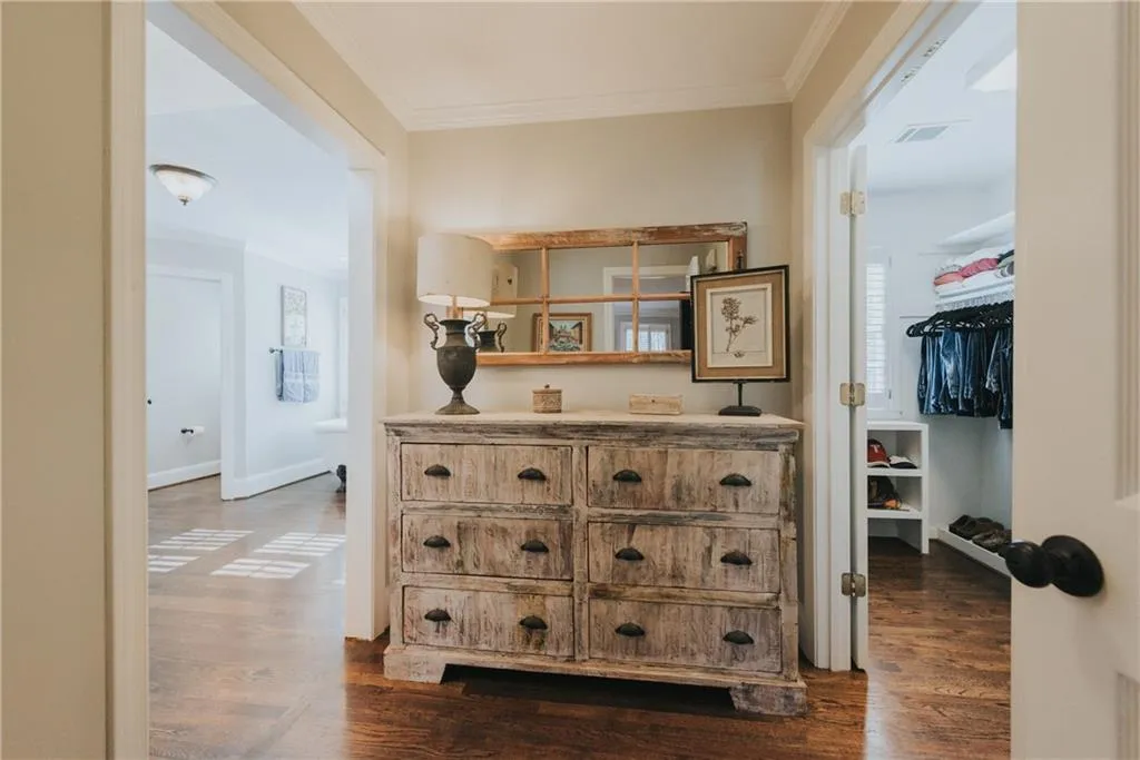 850 Old Creek Trail, Atlanta, Georgia 30328, 6 Bedrooms Bedrooms, ,5 BathroomsBathrooms,Residential,Sold,850 Old Creek Trail,6656373