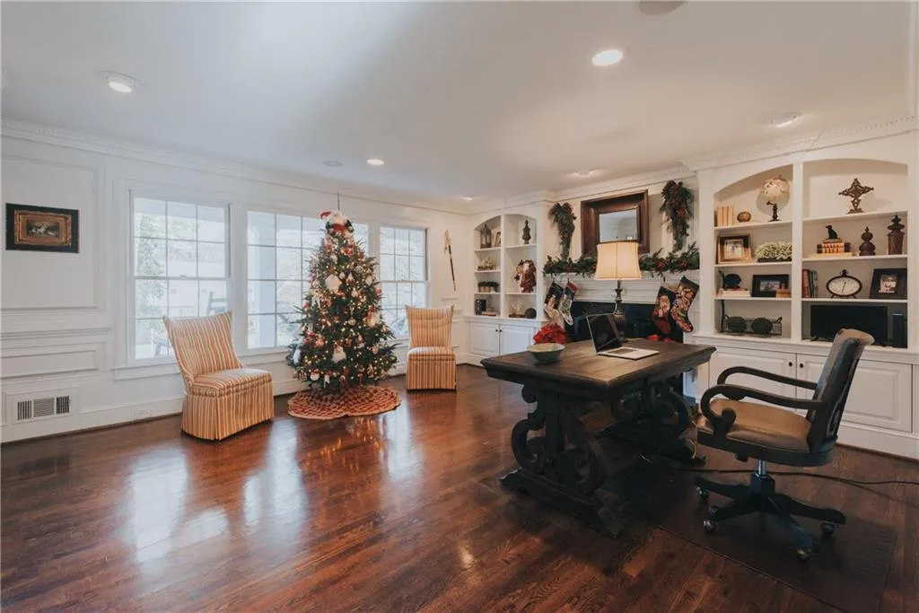 850 Old Creek Trail, Atlanta, Georgia 30328, 6 Bedrooms Bedrooms, ,5 BathroomsBathrooms,Residential,Sold,850 Old Creek Trail,6656373