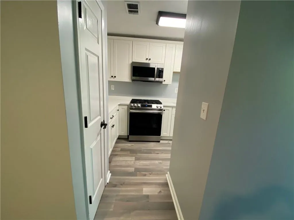 303 Woodcliff Drive, Sandy Springs, Georgia 30350, 1 Bedroom Bedrooms, ,1 BathroomBathrooms,Residential,Sold,303 Woodcliff Drive,6939468