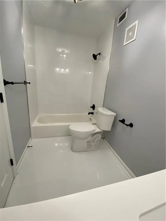 303 Woodcliff Drive, Sandy Springs, Georgia 30350, 1 Bedroom Bedrooms, ,1 BathroomBathrooms,Residential,Sold,303 Woodcliff Drive,6939468